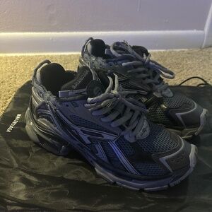 Balenciaga Runner size 42